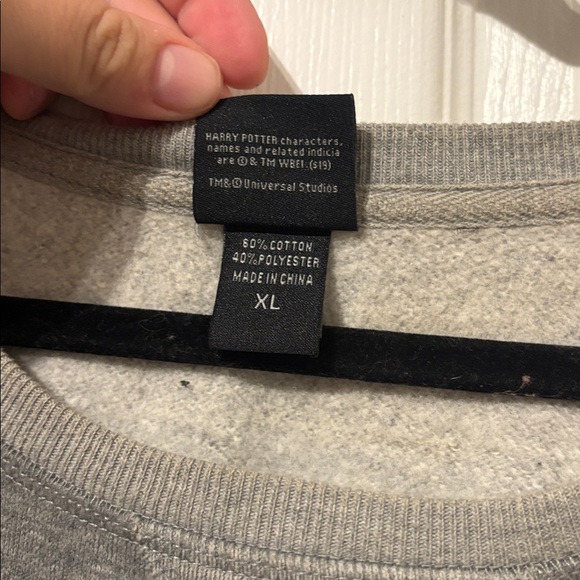 Harry Potter Ravenclaw Grey Distressed Crewneck USH - Picture 3 of 4